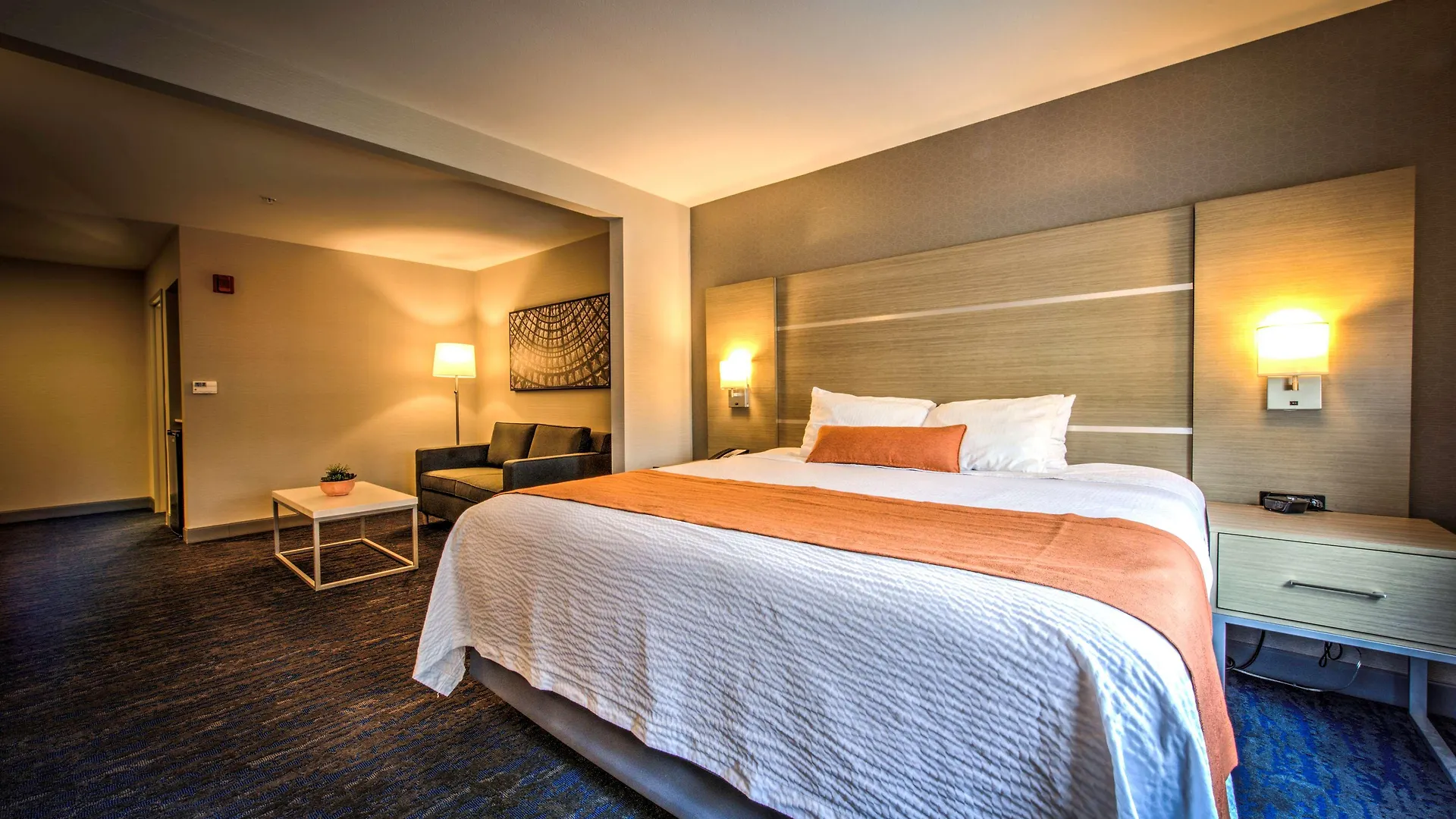 Best Western Plus Media Center Inn y Suites Burbank Hotel